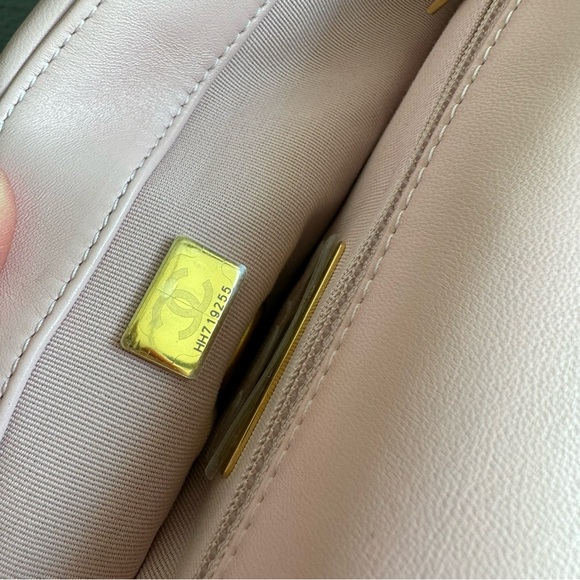 Chanel 19 small Rose - Picture 10 of 11